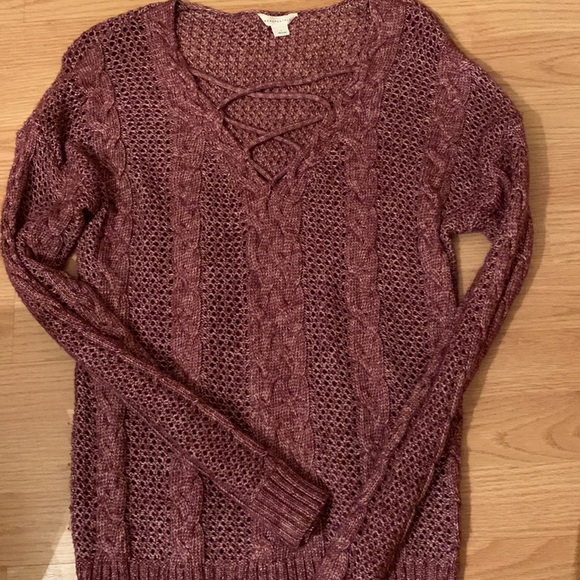 Beautiful Aeropostale Sweater in a beautiful burgundy/rose color. - Picture 4 of 5